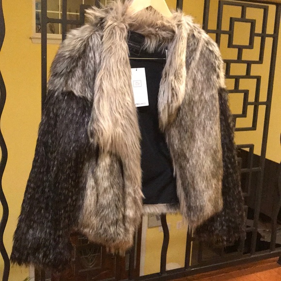 Faux fur coat brand new with tags - Picture 5 of 6